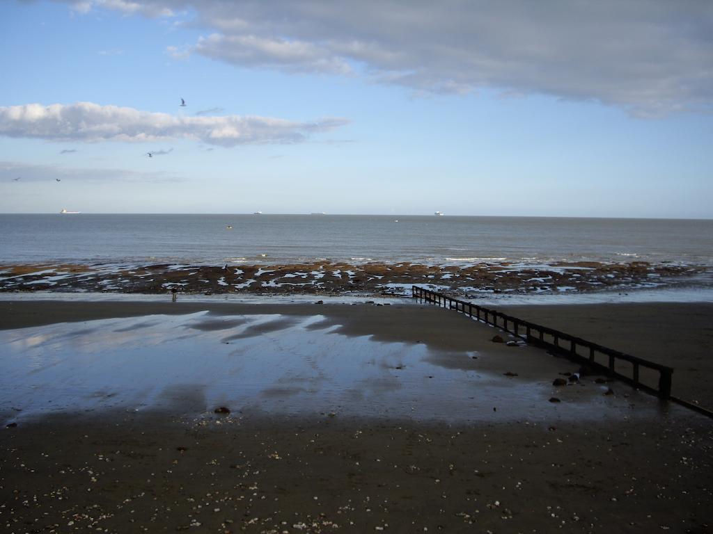 Pink Beach Guest House Shanklin Dış mekan fotoğraf